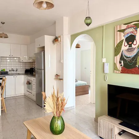 Coastal 2br In Mackenzie Steps From By Cyprus Horizons *