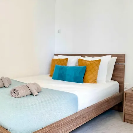 Daire Coastal 2br In Mackenzie Steps From By Cyprus Horizons *
